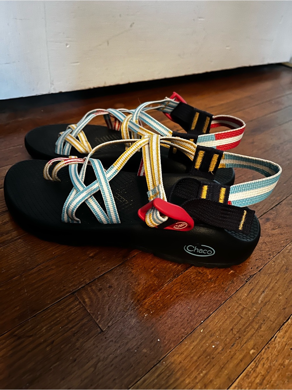 Women’s primary color chacos - Picture 9 of 12